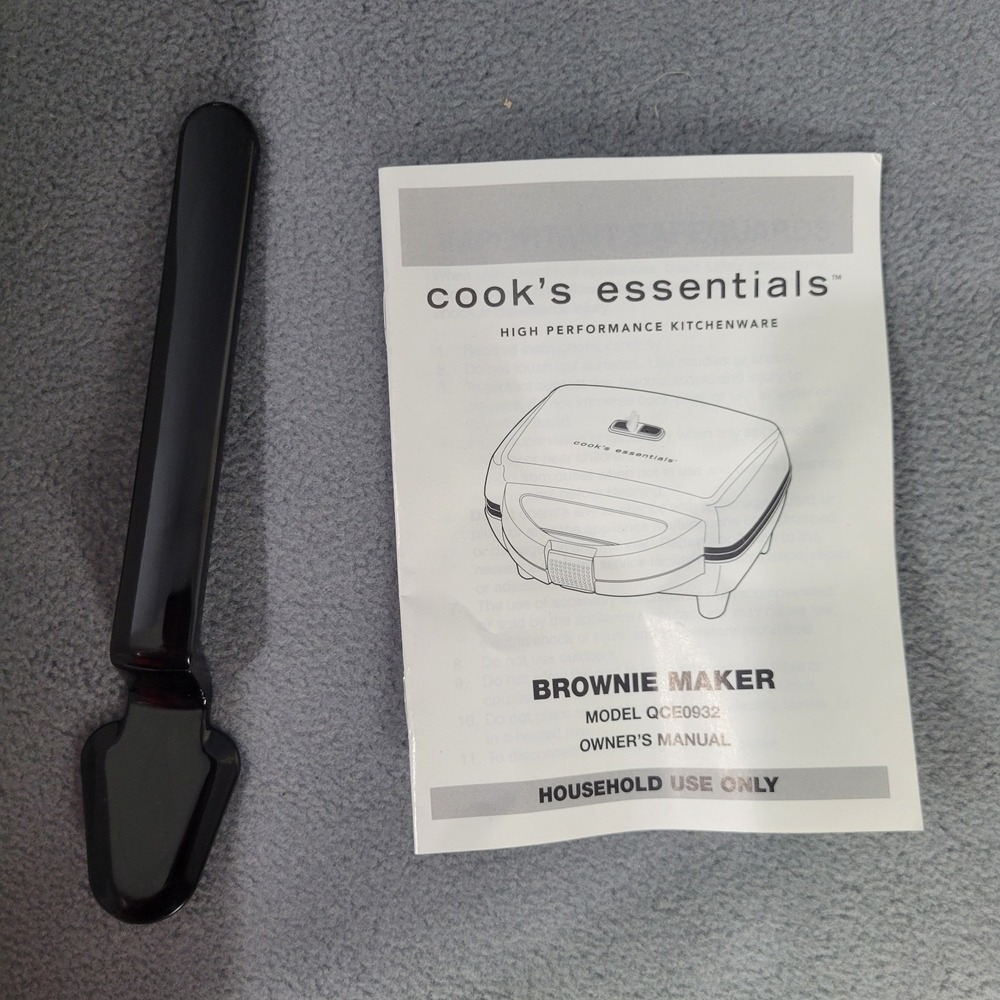 Cook's Essentials QCE0932 Brownie Maker Black Electric 800W with Owner's Manual - Picture 4 of 4